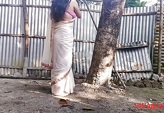 Outdoor Smash By Local Sonali Bhabi ( Official Vid By Villagesex91 )