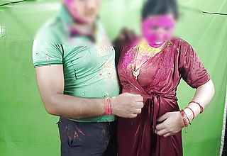 On the Day Of Holi, Pooja Bhabhi Called Her Neighbor039;s Brother-in-law and had a Great fuck after Applying gulal.