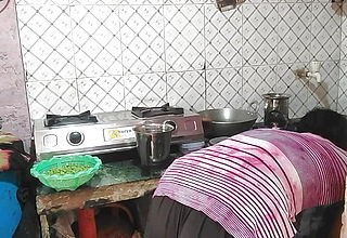 Devar Ne Bhabhi Ko Kitchen Me Choda Khana Banate Hue With Hindi Audio