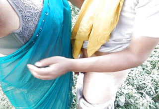 Desi jungle bhabhi Played Dirty Game Of sex With a Boy in the Jungle And also Did Blowjob.